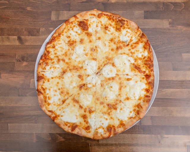 White Hand Tossed Pizza 16".