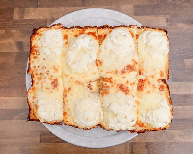 White Detroit Style Pizza 10" x 14".